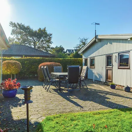 Beach Front Home In Hejls With Wifi *