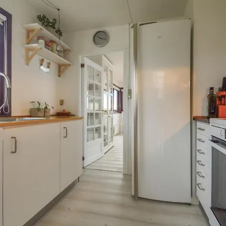 Beach Front Home In Hejls With Wifi *