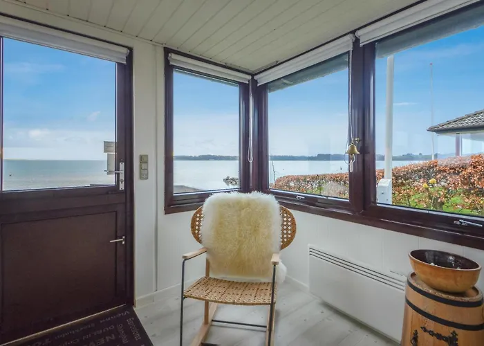 Σπίτι διακοπών Three-bedroom In *